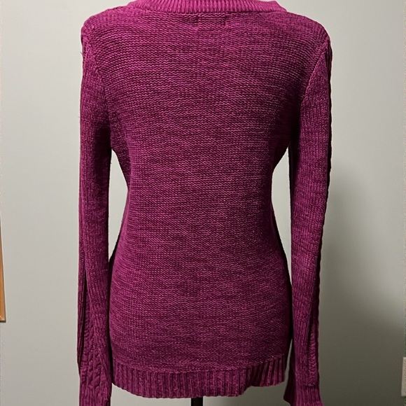 ⭐️ OLD NAVY Fuchsia Cable Knit Sweater ⭐️ - Picture 4 of 7
